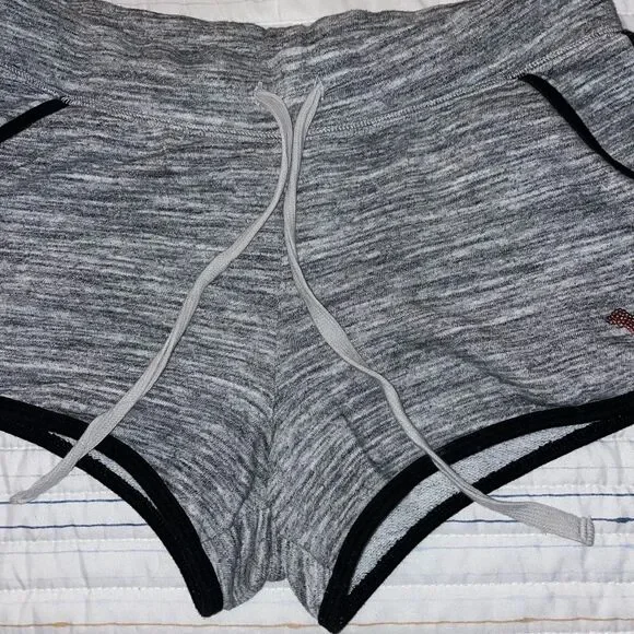 Victoria’s Secret PINK Sequin Bling Short Shorts W Pockets Size Medium - Picture 8 of 10